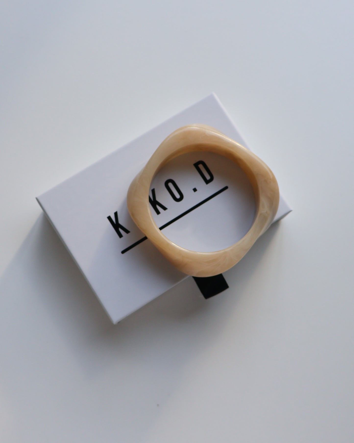 Clara Bangle - Milky Swirl