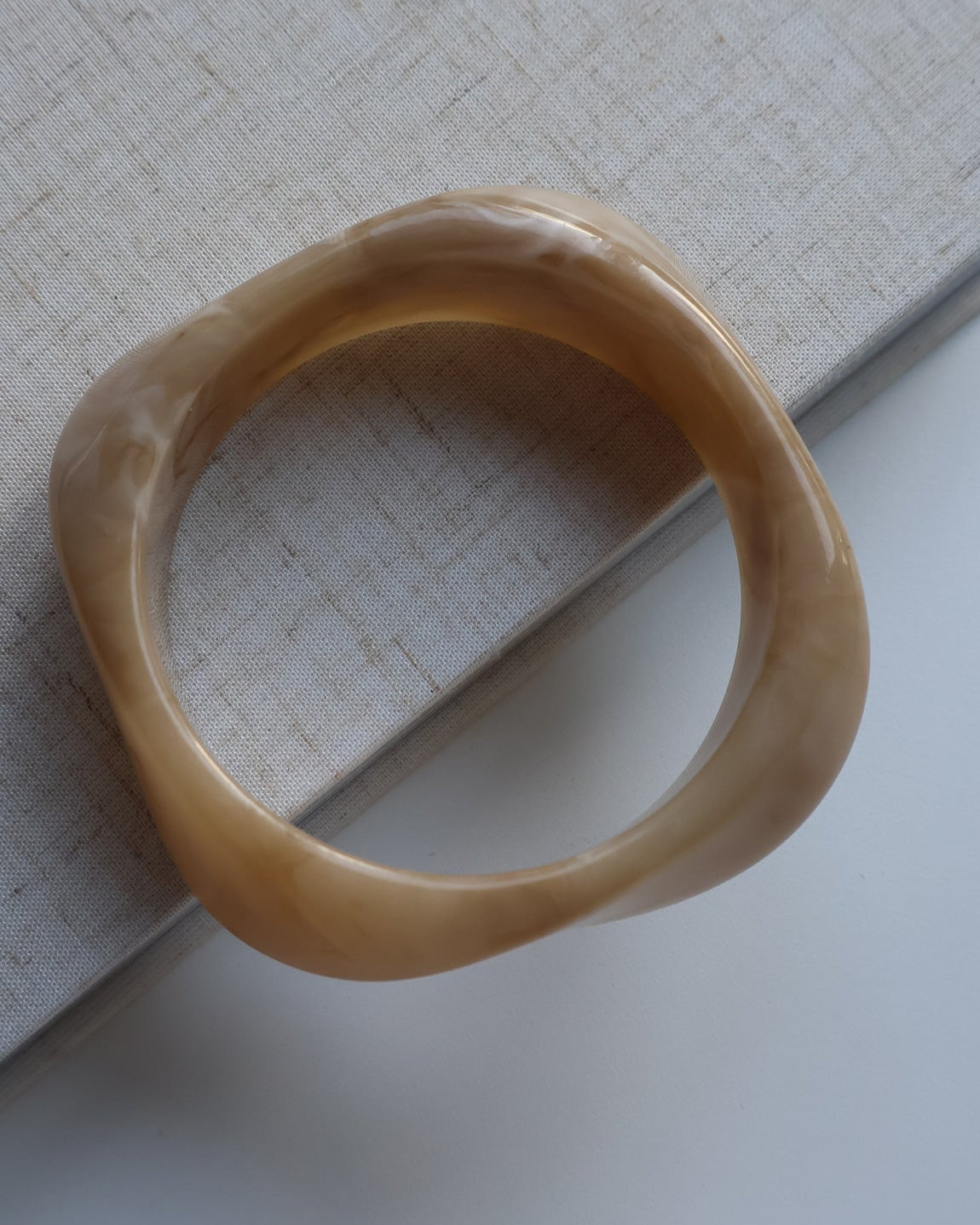 Clara Bangle - Milky Swirl