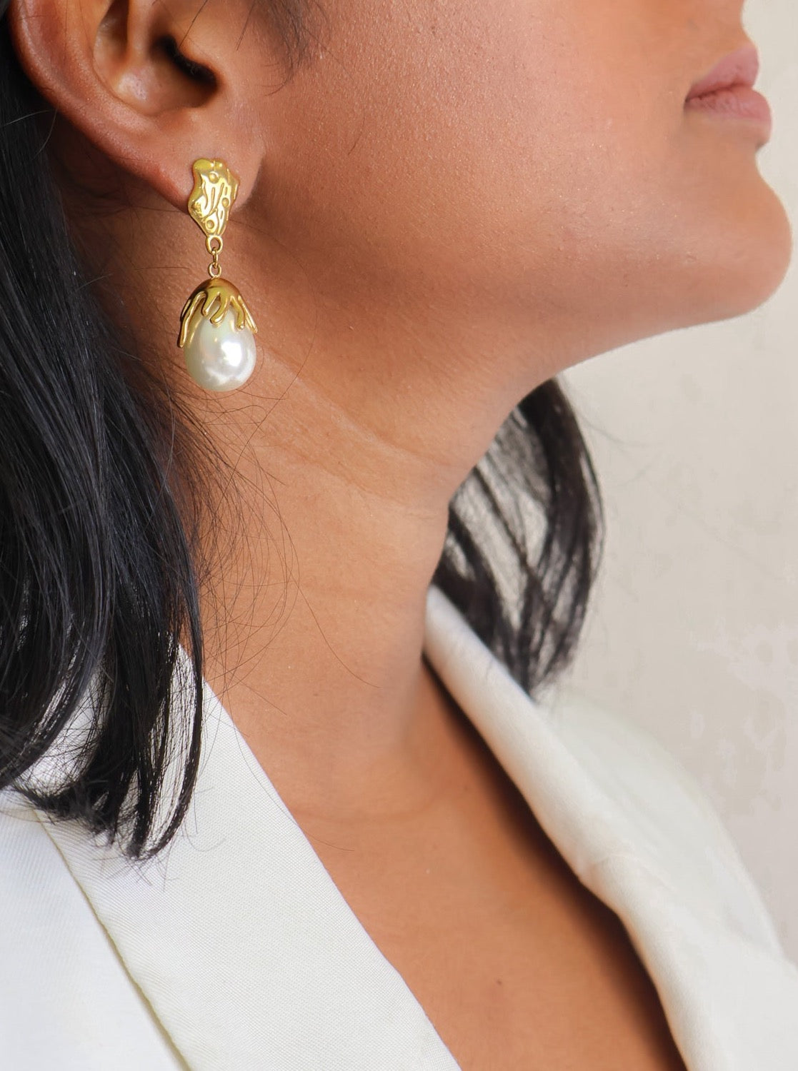 Charlotte Pearl Earrings