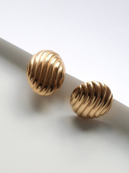 Kai Oval Studs | Gold