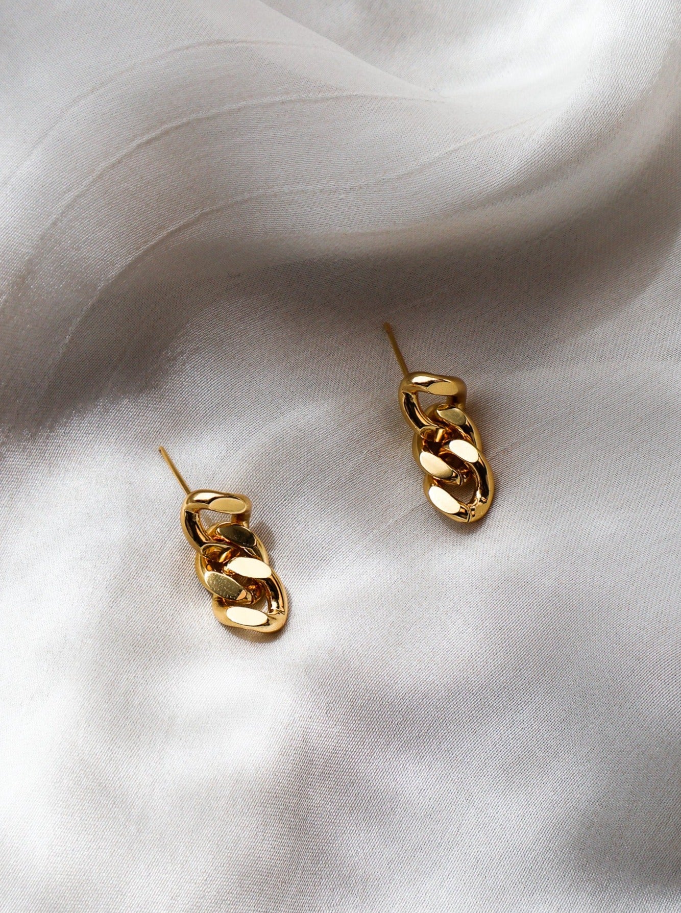 Trix Link Drop Earring